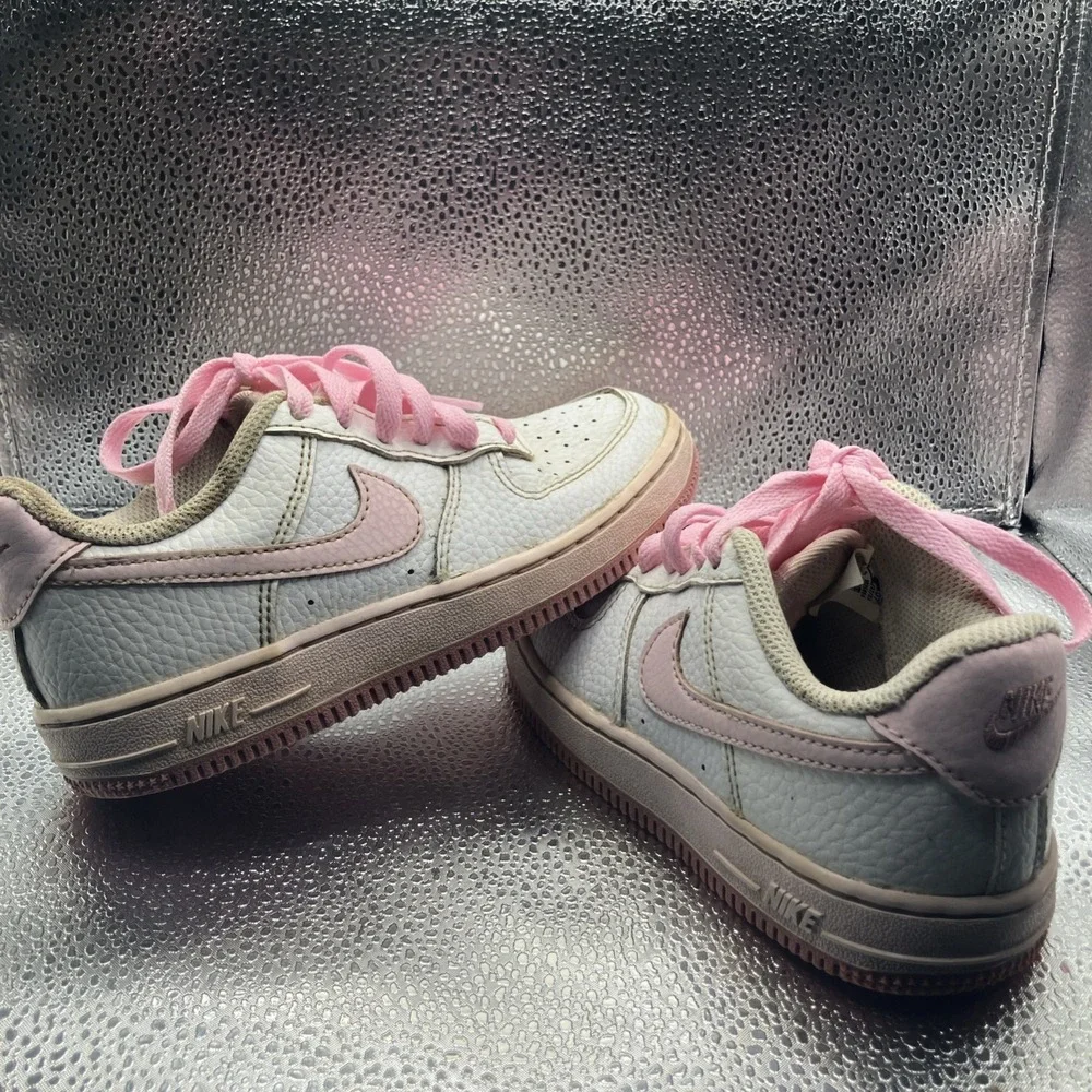 Girls' Nike Air Force 1 Low white Pink Foam Size 13 c